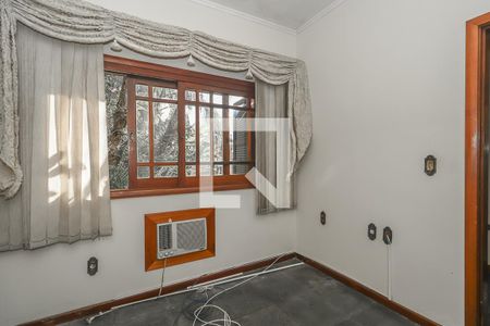 Escritório de casa à venda com 3 quartos, 374m² em Chácara das Pedras, Porto Alegre
