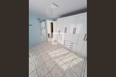Quarto de casa para alugar com 3 quartos, 70m² em Cidade Industrial de Curitiba, Curitiba