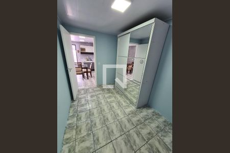 Quarto de casa para alugar com 3 quartos, 70m² em Cidade Industrial de Curitiba, Curitiba