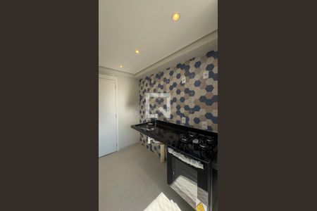 Sala, Cozinha e Área de Serviço de apartamento para alugar com 2 quartos, 36m² em Jardim Aeroporto, São Paulo
