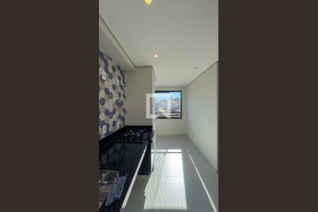Sala, Cozinha e Área de Serviço de apartamento para alugar com 2 quartos, 36m² em Jardim Aeroporto, São Paulo