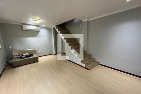 Sala de casa para alugar com 2 quartos, 90m² em Jardim Vinte E Cinco de Agosto, Duque de Caxias