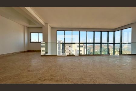 Sala 2º andar  de apartamento à venda com 4 quartos, 402m² em Vale do Sereno, Nova Lima