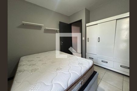 Quarto 1 de apartamento para alugar com 3 quartos, 73m² em Itacorubi, Florianópolis