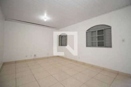 Sala de casa para alugar com 4 quartos, 100m² em Qsf, Brasília