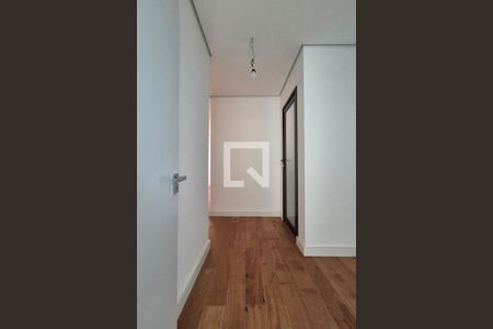 Corredor  de apartamento à venda com 4 quartos, 243m² em Jardim das Paineiras, Campinas