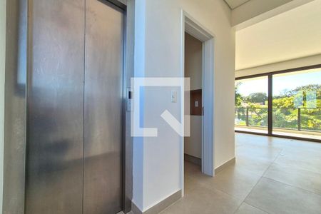 Hall de Entrada  de apartamento à venda com 4 quartos, 243m² em Jardim das Paineiras, Campinas