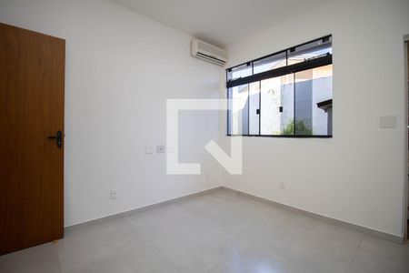 Suíte 1 de casa de condomínio à venda com 4 quartos, 350m² em Sh Contagem, Brasília
