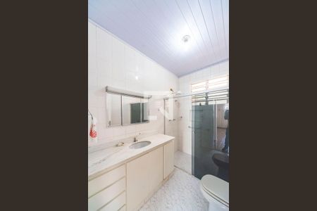 Banheiro Social de casa à venda com 2 quartos, 163m² em Vila Aquilino, Santo André