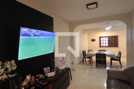 Casa à venda com 3 quartos, 180m² em Alípio de Melo, Belo Horizonte