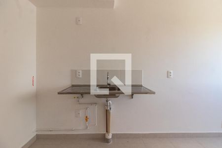Cozinha de apartamento para alugar com 1 quarto, 25m² em Parque Industrial Tomas Edson, São Paulo
