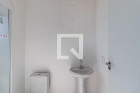 Banheiro da Suíte de apartamento para alugar com 1 quarto, 25m² em Parque Industrial Tomas Edson, São Paulo