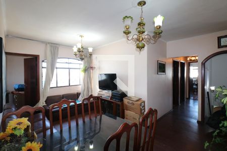 Casa à venda com 4 quartos, 450m² em Conceição, Diadema
