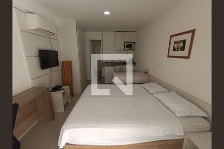 SALA E QUARTO de kitnet/studio para alugar com 1 quarto, 30m² em Praia Campista, Macaé