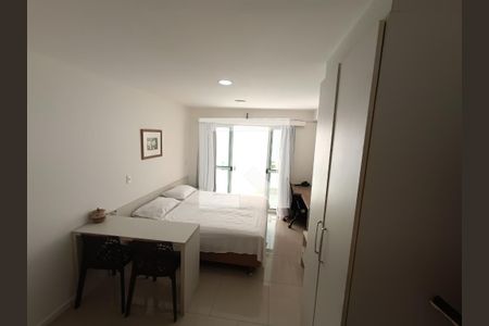 SALA E QUARTO de kitnet/studio para alugar com 1 quarto, 30m² em Praia Campista, Macaé