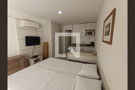 SALA E QUARTO de kitnet/studio para alugar com 1 quarto, 30m² em Praia Campista, Macaé