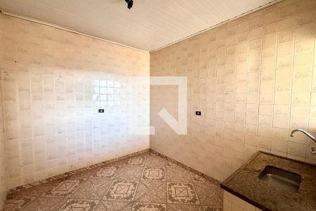 Cozinha de apartamento para alugar com 2 quartos, 70m² em Vila Talarico, São Paulo