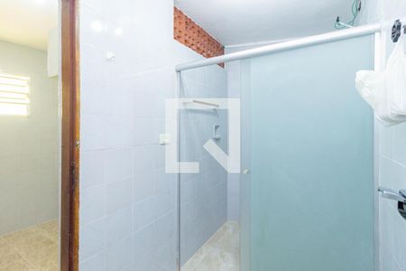 Banheiro de casa para alugar com 2 quartos, 110m² em Jardim Regina, São Paulo