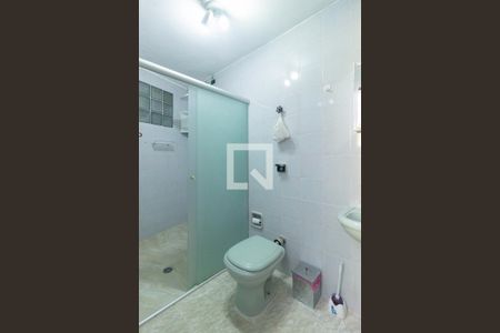 Banheiro de casa para alugar com 2 quartos, 110m² em Jardim Regina, São Paulo