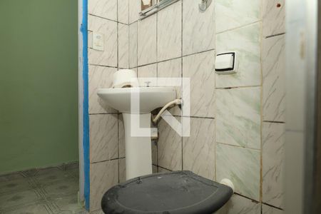 Banheiro de casa para alugar com 1 quarto, 35m² em Vila Iolanda Ii, São Paulo
