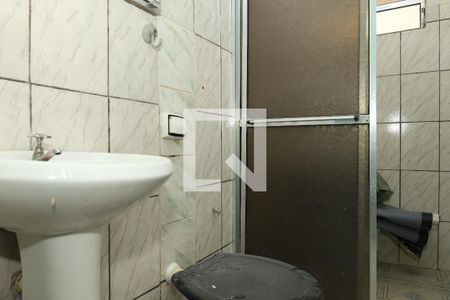 Banheiro de casa para alugar com 1 quarto, 35m² em Vila Iolanda Ii, São Paulo
