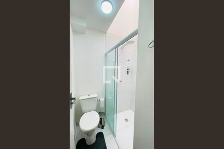 Banheiro de casa de condomínio para alugar com 2 quartos, 49m² em Bairro Jardim Nossa Senhora das Graças, Cotia