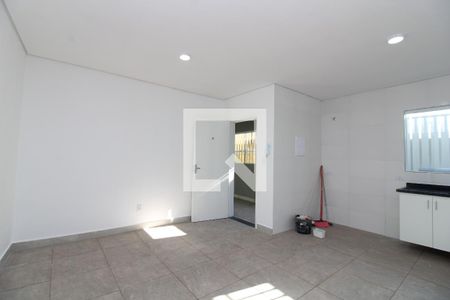Sala de casa de condomínio para alugar com 2 quartos, 50m² em Vila Marieta, São Paulo