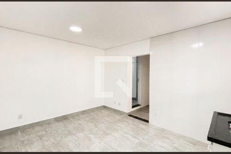 Sala/cozinha  de casa de condomínio para alugar com 2 quartos, 60m² em Vila Marieta, São Paulo