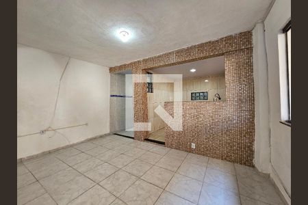 Sala de casa para alugar com 2 quartos, 67m² em Cabuís, Nilópolis