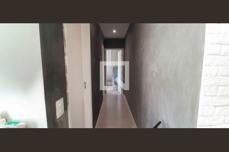 Corredor de apartamento para alugar com 2 quartos, 49m² em Jaguaribe, Osasco