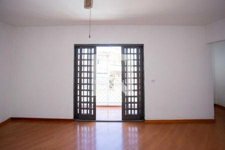 Sala de TV de casa para alugar com 3 quartos, 198m² em Conceição, Diadema
