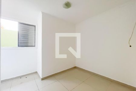 Quarto 2 de casa para alugar com 2 quartos, 70m² em Cidade das Flores, Osasco