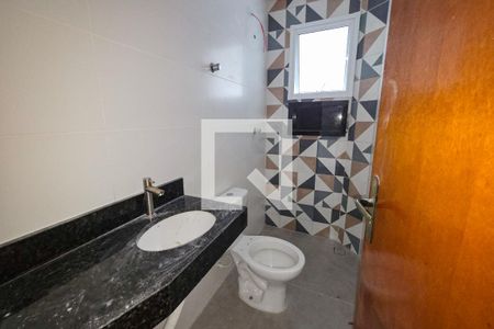 Banheiro de casa de condomínio para alugar com 2 quartos, 53m² em Sítio do Campo, Praia Grande