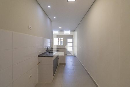 Sala e Cozinha  de casa para alugar com 2 quartos, 100m² em Vila Clara, São Paulo
