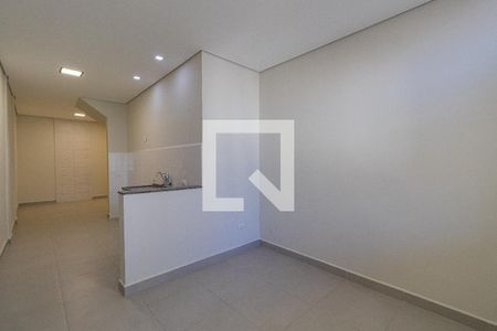 Sala e Cozinha  de casa para alugar com 2 quartos, 100m² em Vila Clara, São Paulo