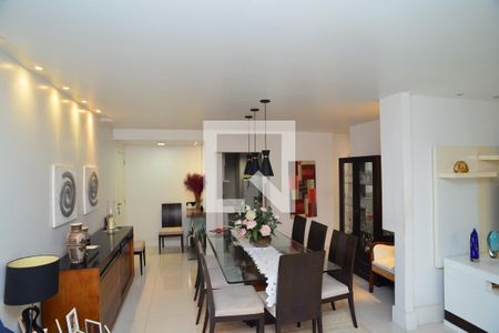 Sala de apartamento para alugar com 3 quartos, 150m² em Barra da Tijuca, Rio de Janeiro