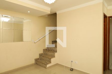 Sala de casa de condomínio à venda com 2 quartos, 65m² em Vila Carmosina, São Paulo
