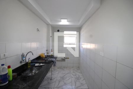Sala / Cozinha de apartamento para alugar com 2 quartos, 46m² em Conjunto Residencial José Bonifácio, São Paulo