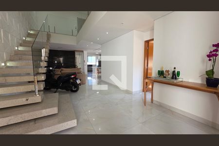 Casa para alugar com 4 quartos, 316m² em São Damião, Vespasiano