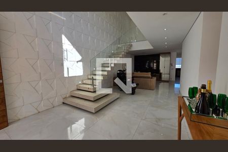 Casa para alugar com 4 quartos, 316m² em São Damião, Vespasiano