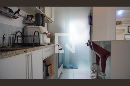 Cozinha e Área de Serviço de apartamento para alugar com 3 quartos, 68m² em Jardim Carvalho, Porto Alegre