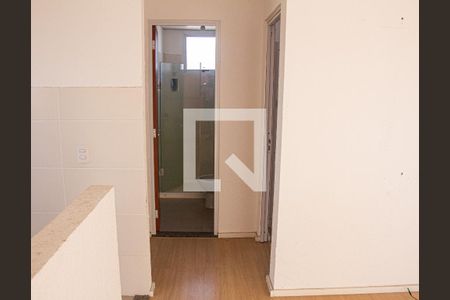 Corredor de apartamento para alugar com 2 quartos, 43m² em Santa Cruz, Rio de Janeiro