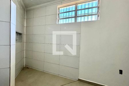 Banheiro da Suíte de casa para alugar com 2 quartos, 78m² em Jardim Oriental, São Paulo