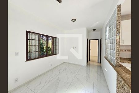 Sala de casa para alugar com 2 quartos, 70m² em Luz, Nova Iguaçu