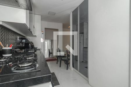 Cozinha de apartamento à venda com 1 quarto, 50m² em Rio Branco, Porto Alegre