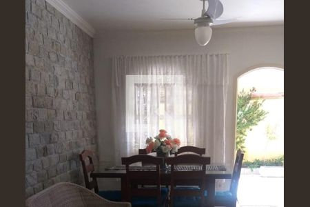 Sala de casa de condomínio para alugar com 2 quartos, 60m² em Peró, Cabo Frio