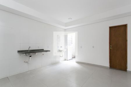 Sala / Cozinha  de apartamento para alugar com 2 quartos, 40m² em Vila Taquari, São Paulo