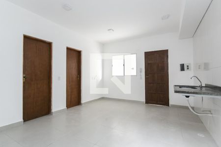 Sala / Cozinha  de apartamento para alugar com 2 quartos, 40m² em Vila Taquari, São Paulo