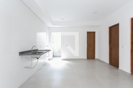 Sala / Cozinha  de apartamento para alugar com 2 quartos, 40m² em Vila Taquari, São Paulo