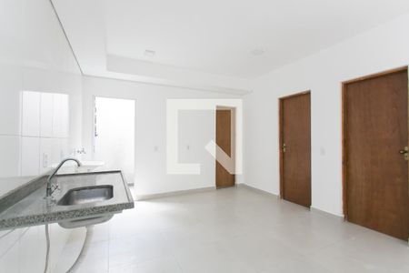 Sala / Cozinha  de apartamento para alugar com 2 quartos, 40m² em Vila Taquari, São Paulo